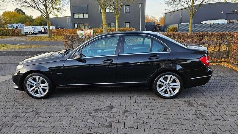 Schwarz Gebraucht 2012 Mercedes C200 Avantgarde Limousine | 6.250 € (Guter Preis) - Bild 1/1