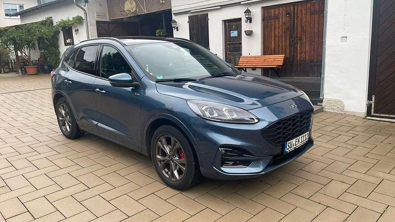 Blau Gebraucht 2022 Ford Kuga ST-Line X SUV | 23.900 € (Guter Preis) - Bild 1/3