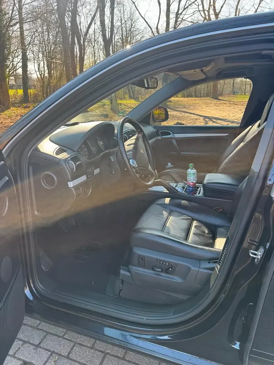 Second-hand Porsche Cayenne 250 CP (183 kW) 2007 Negru SUV