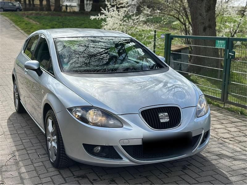 Second-hand Seat Leon 102 CP (75 kW) 2008 Argintiu Hatchback