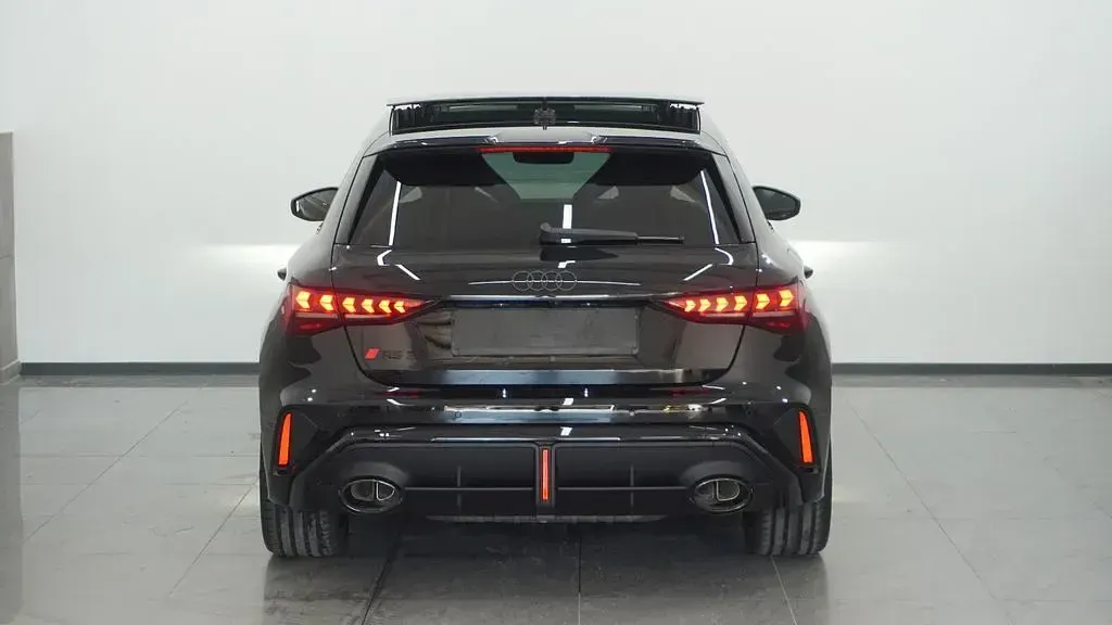 Neu Audi RS3 Sport 400 PS (294 kW) 2026 Schwarz Limousine