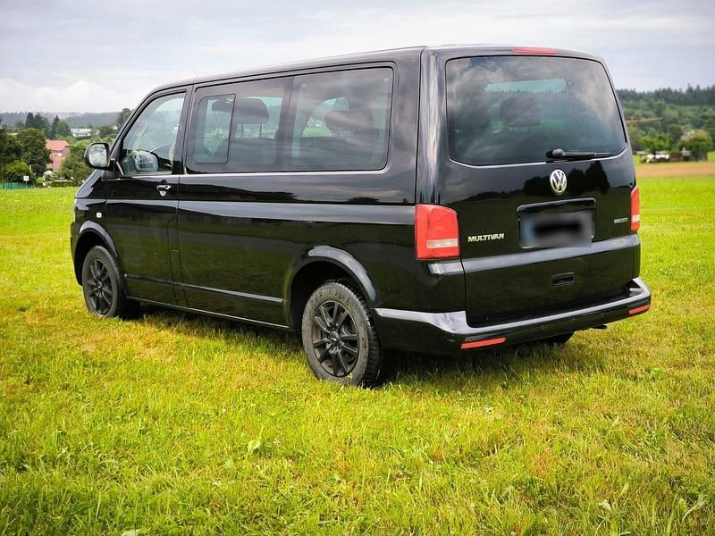 Gebraucht VW Multivan 114 PS (83 kW) 2013 Schwarz Van