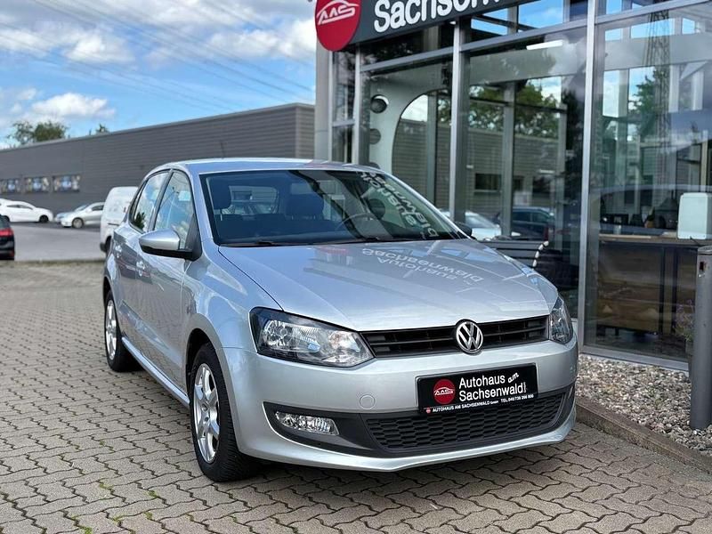 Reflexsilber metallic Gebraucht 2013 VW Polo Trendline Kleinwagen | 6.990 € (Fairer Preis) - Bild 1/4