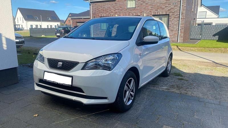 Weiß Gebraucht 2013 Seat Mii Style Kleinwagen | 2.900 € (Guter Preis) - Bild 1/4