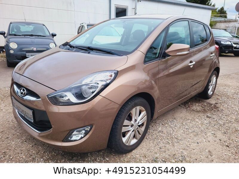 Satin amber / met Gebraucht 2014 Hyundai ix20 Edition Van / Kleinbus | 6.750 € (Guter Preis) - Bild 1/4
