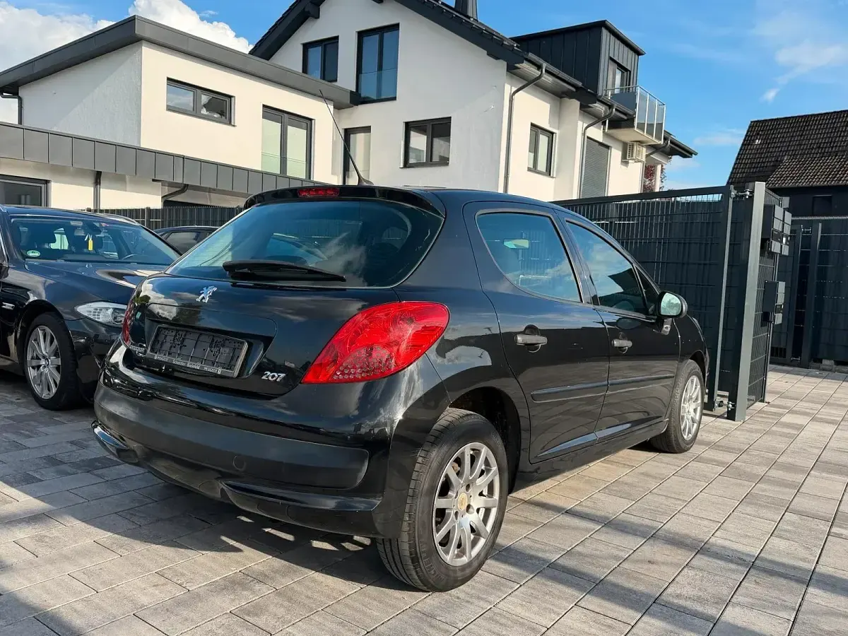 Gebraucht Peugeot 207 75 PS (55 kW) 2006 Schwarz Limousine