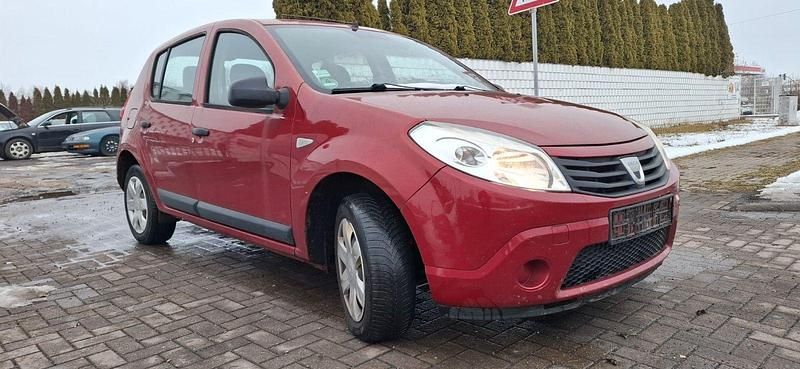 Gebraucht Dacia Sandero Basis 75 PS (55 kW) 2010 Rot Limousine