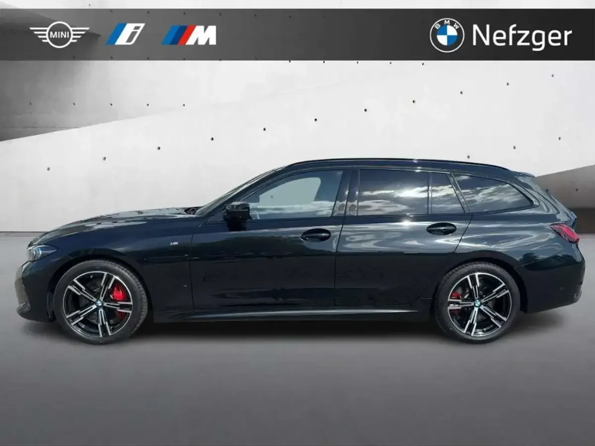 Gebraucht BMW 340 374 PS (275 kW) 2025 Black sapphire metallic Kombi