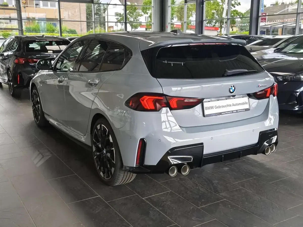 Gebraucht BMW M1 M Sport 300 PS (220 kW) 2025 Brooklyn grau Coupé