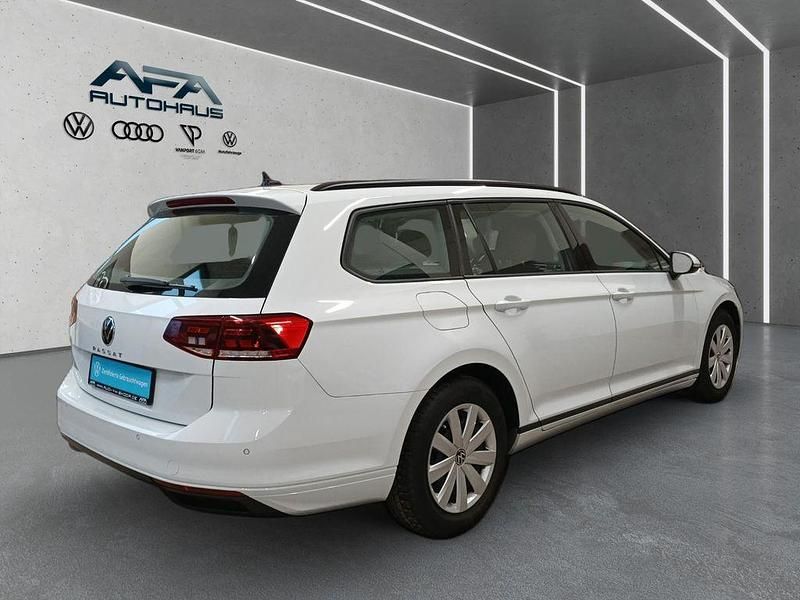 Gebraucht VW Passat Conceptline 150 PS (110 kW) 2022 Weiß Kombi