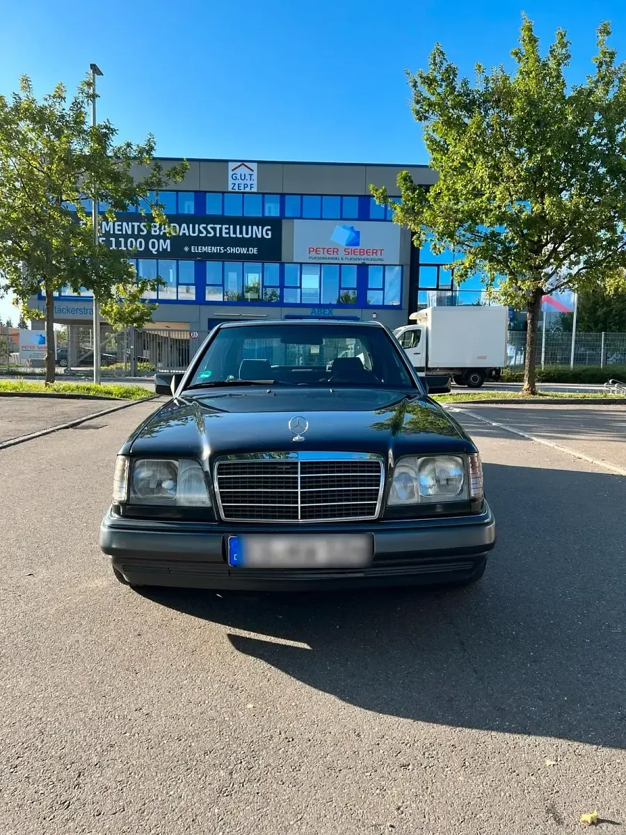 Gebraucht Mercedes E280 193 PS (141 kW) 1993 Grau Limousine