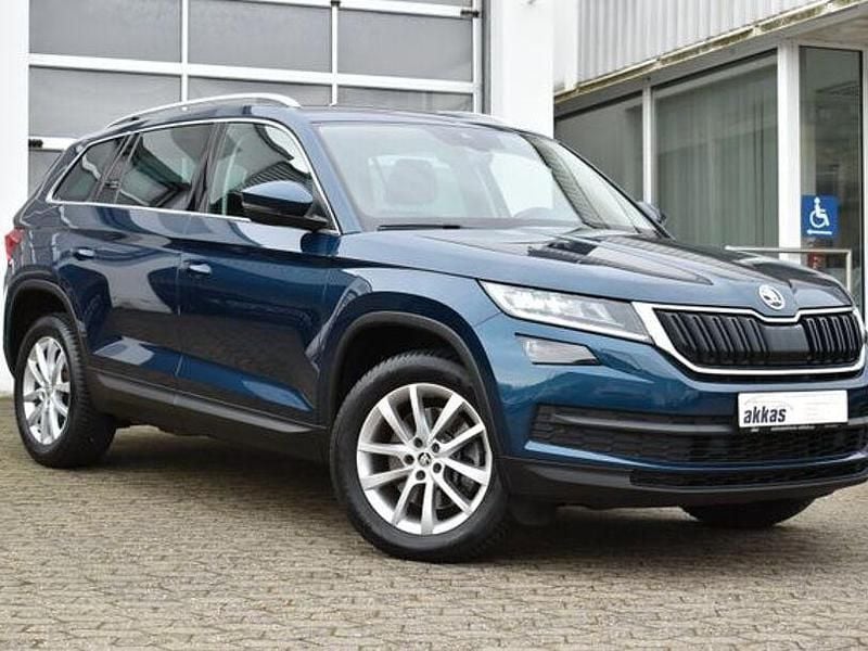 Lavablau metallic Gebraucht 2021 Skoda Kodiaq Style SUV | 26.850 € (Guter Preis) - Bild 1/4