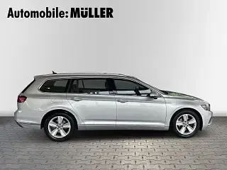 Gebraucht VW Passat Elegance 150 PS (110 kW) 2023 Silber Kombi