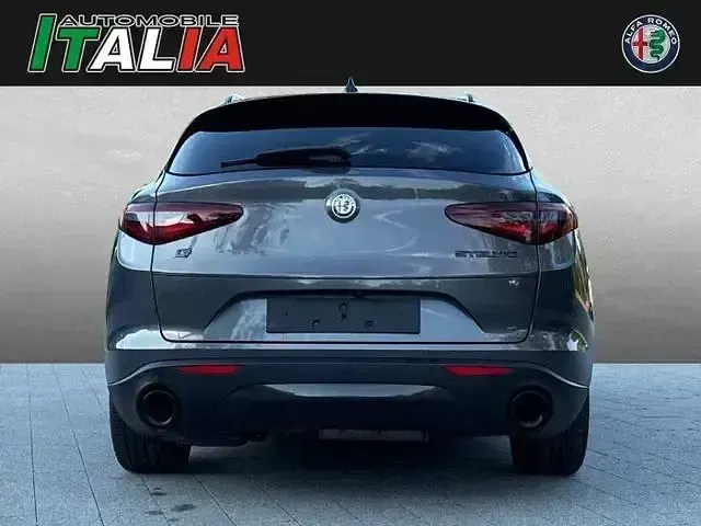 Gebraucht Alfa Romeo Stelvio Tech Edition 209 PS (153 kW) 2019 Grau SUV