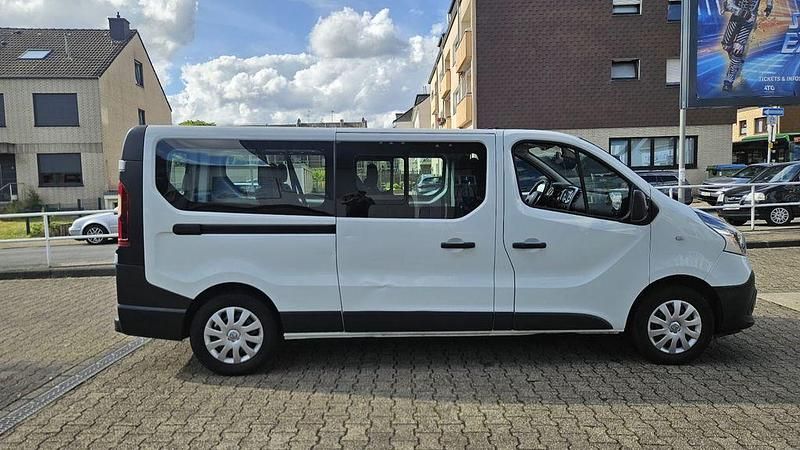 Weiß Gebraucht 2017 Renault Trafic Expression Van | 11.900 € (Superpreis) - Bild 1/4