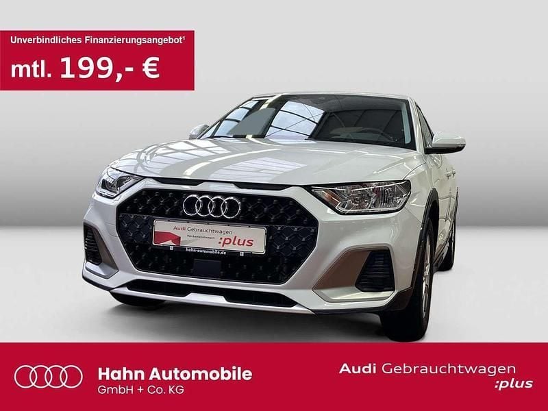 Gletscherweiß metallic Gebraucht 2024 Audi A1 Basis Kleinwagen | 23.880 € (Guter Preis) - Bild 1/3