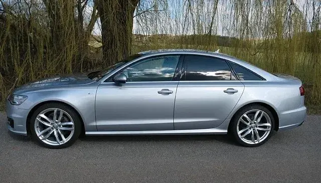 Gebraucht Audi A6 Ambiente 190 PS (139 kW) 2016 Silber Limousine