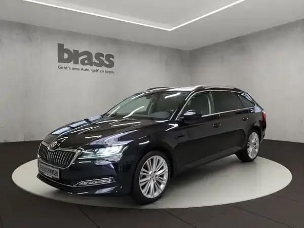 Gebraucht Skoda Superb Style 190 PS (139 kW) 2022 Blackmagic perleffekt Kombi