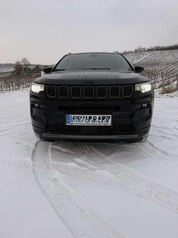 Gebraucht Jeep Compass 181 PS (133 kW) 2022 Schwarz SUV