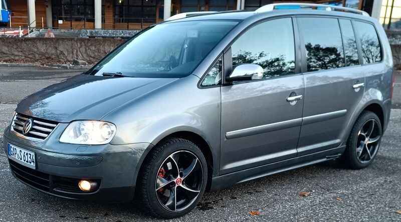 Grün Gebraucht 2004 VW Touran Van / Kleinbus | 2.100 € (Guter Preis) - Bild 1/4
