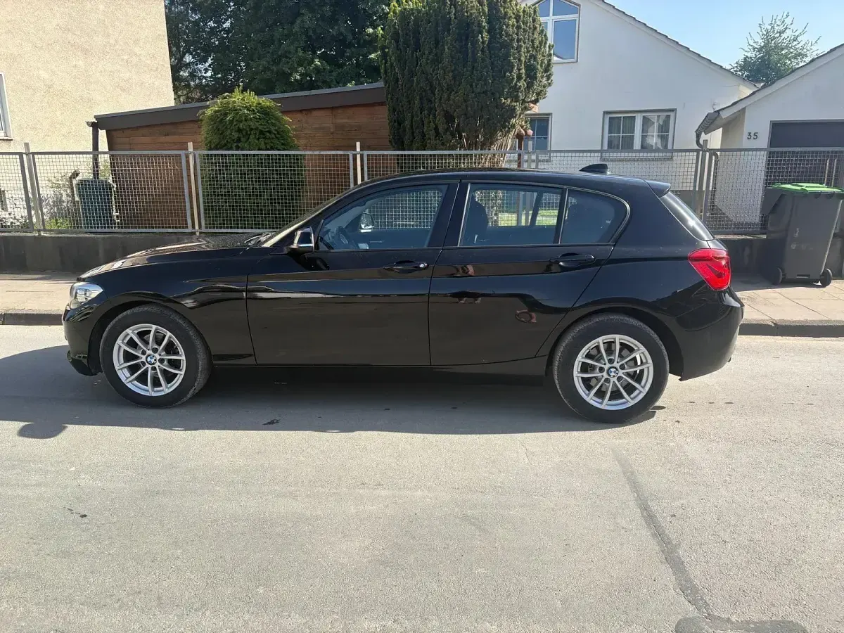 Usado BMW 116 Advantage 109 CV (80 kW) 2016 Negro Utilitario