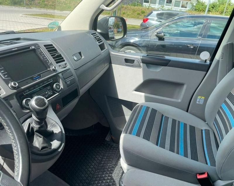 Gebraucht VW Transporter 140 PS (102 kW) 2015 Violet Van