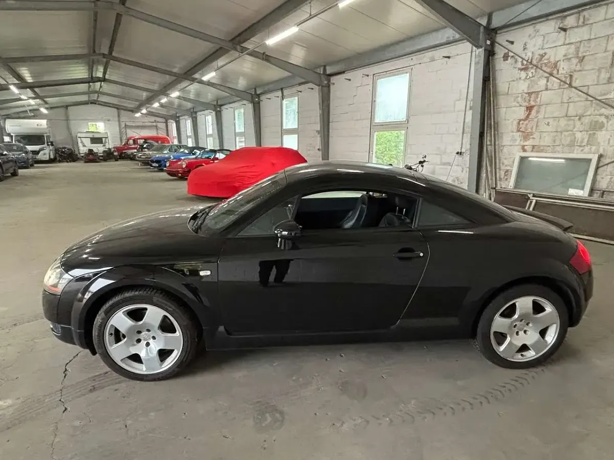 Second-hand Audi TT 179 CP (131 kW) 1999 Negru Coupe