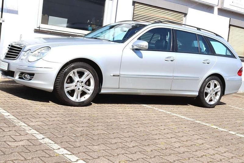 Iridiumsilber Gebraucht 2008 Mercedes E280 Avantgarde Kombi | 6.690 € (Fairer Preis) - Bild 1/4