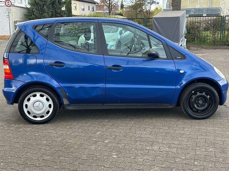 Gebraucht Mercedes A160 Classic 102 PS (75 kW) 2000 Blau Van / Kleinbus