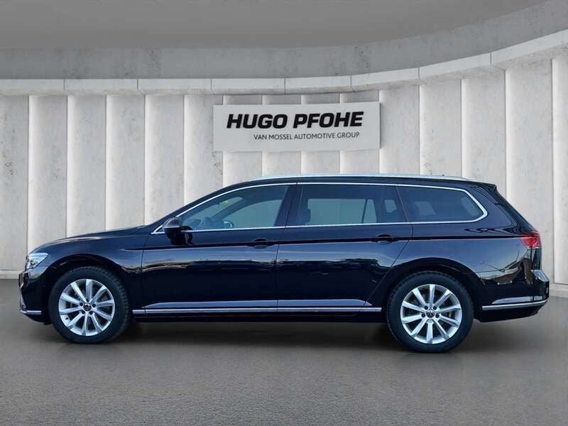 Gebraucht VW Passat Elegance 150 PS (110 kW) 2024 Deep black perleffekt Kombi