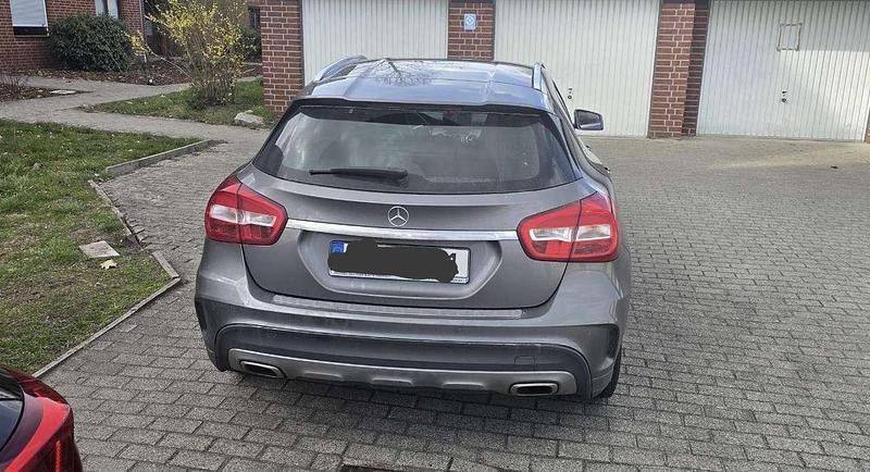 Gebraucht Mercedes GLA220 175 PS (128 kW) 2019 Grau SUV