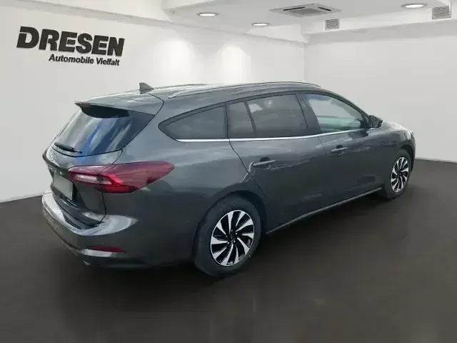 Gebraucht Ford Focus Titanium 126 PS (92 kW) 2025 Pn4dq) (grau Kombi