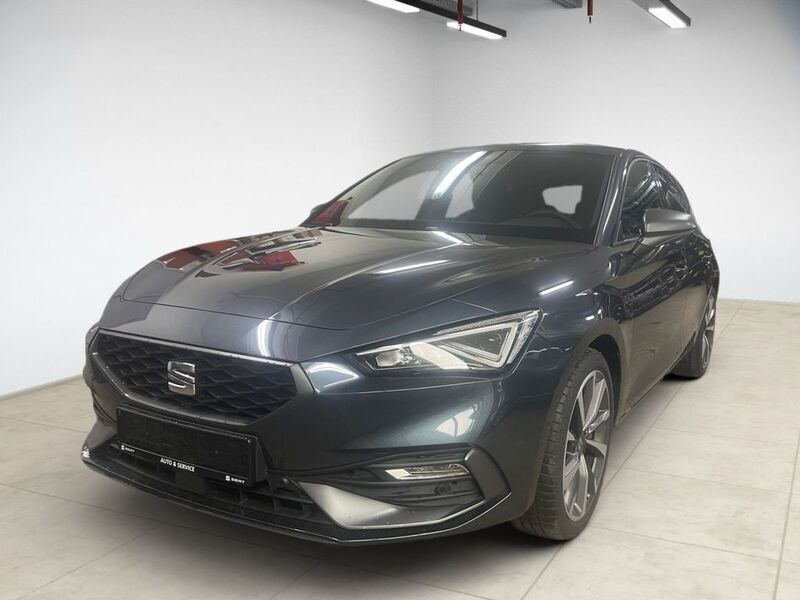 Grau Neu 2024 Seat Leon FR Limousine | 26.950 € (Superpreis) - Bild 1/3
