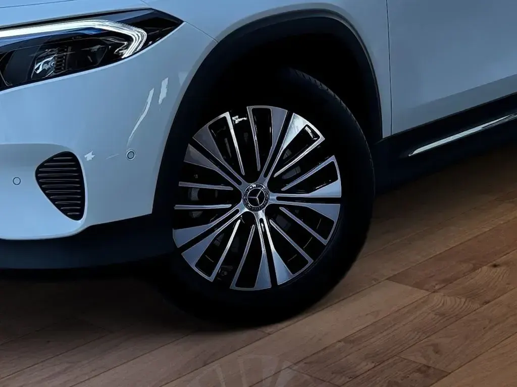 Gebraucht Mercedes EQB250+ 139 kW (190 PS) 2025 Weiß SUV