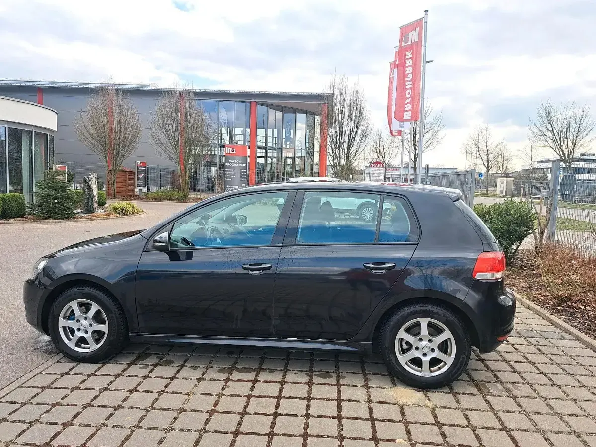 Gebraucht VW Golf VI 105 PS (77 kW) 2010 Schwarz Kleinwagen