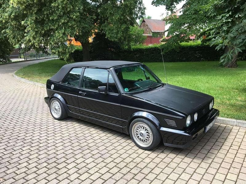 Schwarz Gebraucht 1992 VW Golf Cabriolet Sportline Cabrio | 7.299 € - Bild 1/4