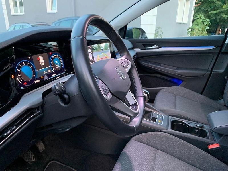 Gebraucht VW Golf VIII Life 110 PS (80 kW) 2023 Grau Kombi