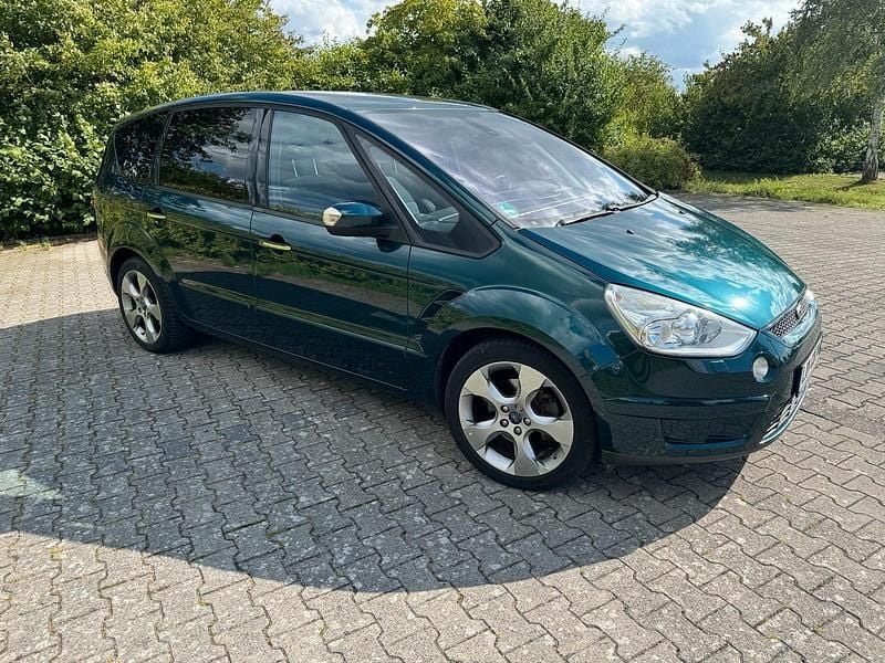 Grün Gebraucht 2008 Ford S-MAX S Van / Kleinbus | 3.700 € (Fairer Preis) - Bild 1/4