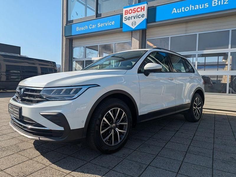 Gebraucht VW Tiguan Life 150 PS (110 kW) 2023 Pure white SUV