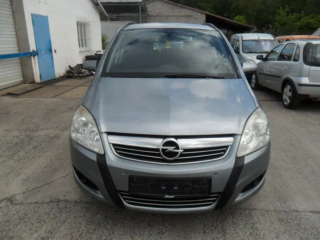 Gebraucht Opel Zafira Edition 125 PS (91 kW) 2008 Silber Van / Kleinbus