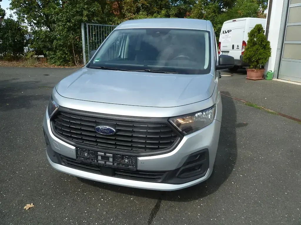 Gebraucht Ford Tourneo Connect Trend 122 PS (89 kW) 2024 Silber Van / Kleinbus