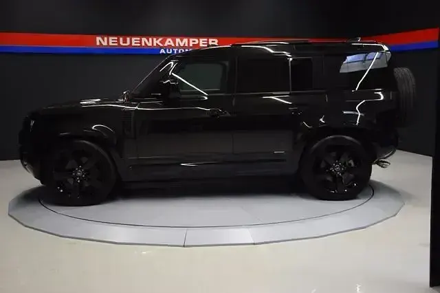 Gebraucht Land Rover Defender HSE Dynamic 426 PS (313 kW) 2024 Schwarz SUV