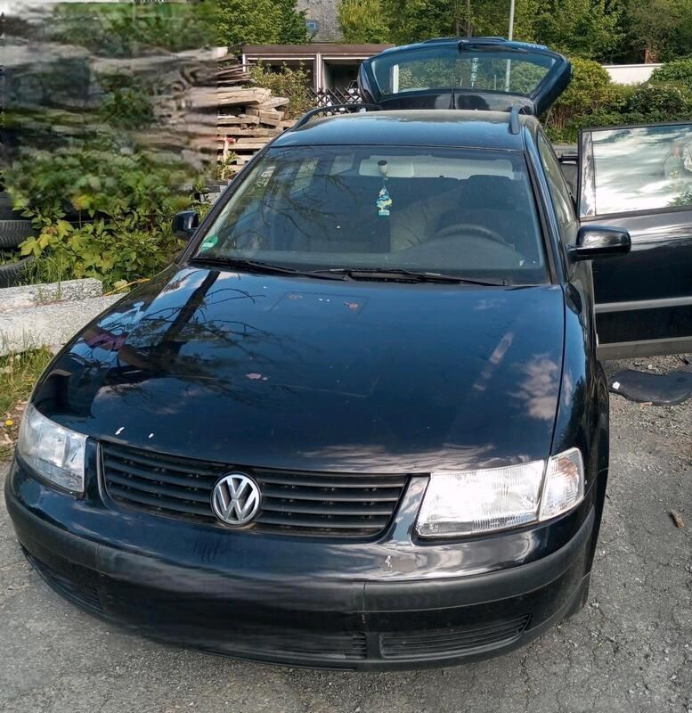 Schwarz Gebraucht 2000 VW Passat Kombi | 666 € (Superpreis) - Bild 1/4