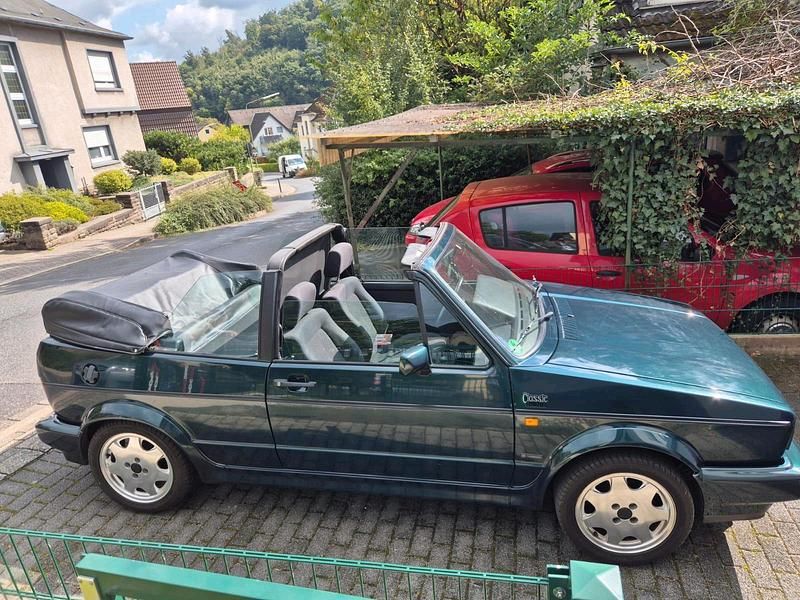 Grün Gebraucht 1992 VW Golf Cabriolet Classicline Cabrio | 12.500 € - Bild 1/4