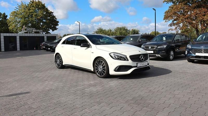 Weiß Gebraucht 2017 Mercedes A250 AMG Limousine | 18.600 € (Fairer Preis) - Bild 1/4