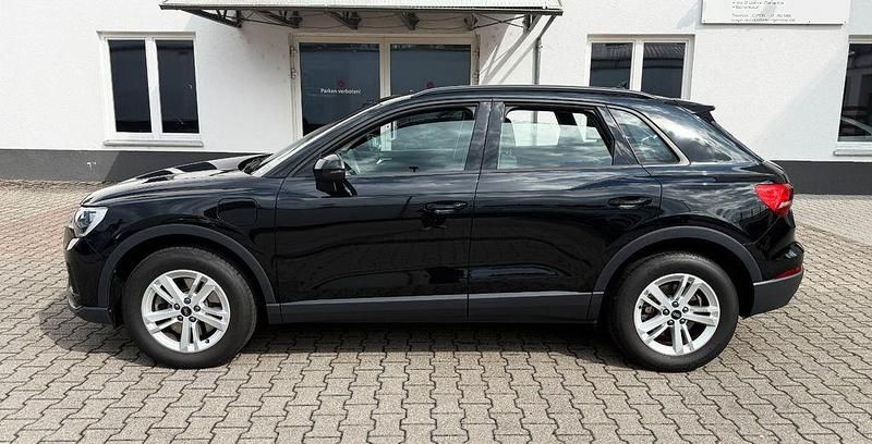 Gebraucht Audi Q3 Basis 245 PS (180 kW) 2022 Mythosschwarz SUV