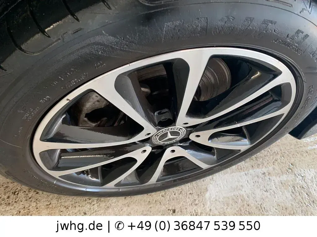 Gebraucht Mercedes E220 Avantgarde 200 PS (147 kW) 2022 Schwarz Limousine