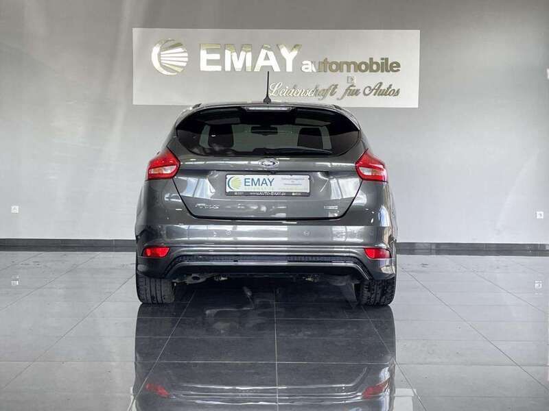 Gebraucht Ford Focus ST-Line 140 PS (102 kW) 2018 Magneticgrau (metallic) Limousine