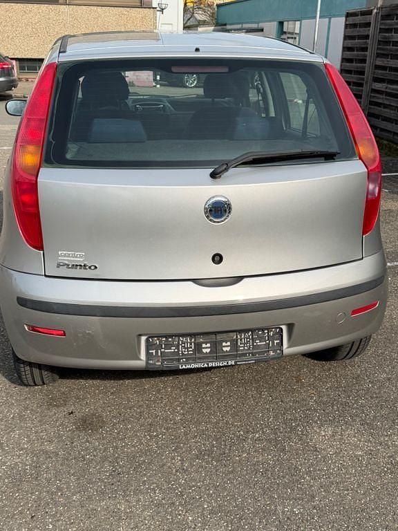 Gebraucht Fiat Punto Dynamic 60 PS (44 kW) 2004 Silber Kleinwagen