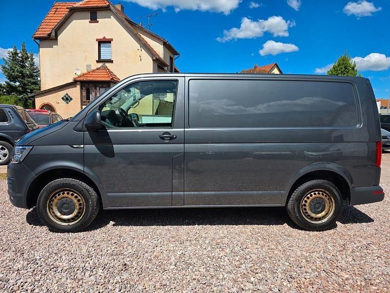 Gebraucht VW Transporter 150 PS (110 kW) 2019 Grau Van